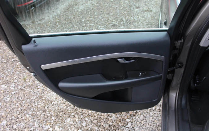 Volvo V70 cena 33900 przebieg: 244321, rok produkcji 2009 z Ślesin małe 497